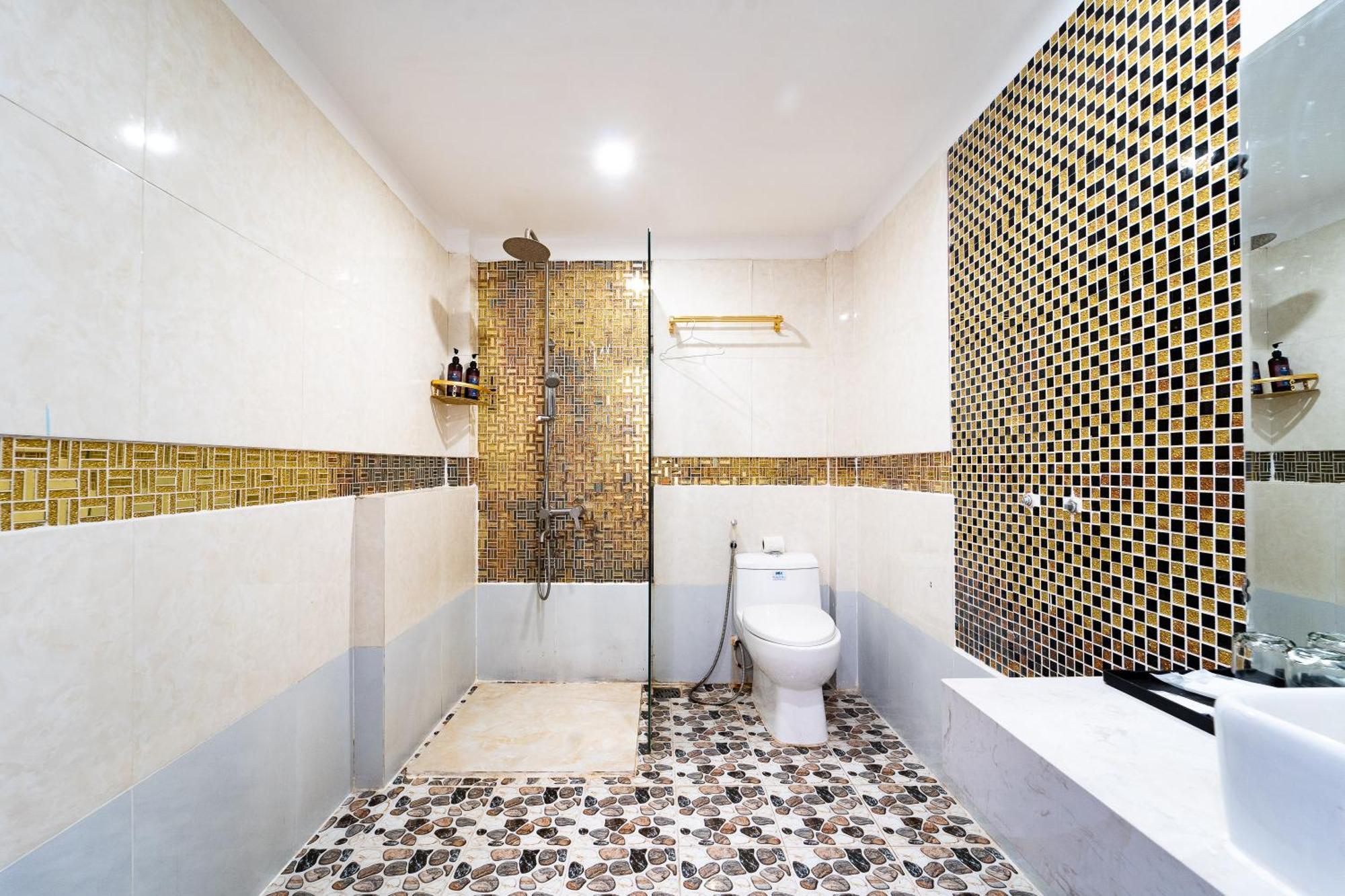 Collection O District Tan Binh Near Airport Formerly Joy 2* Ho Chi Minh City