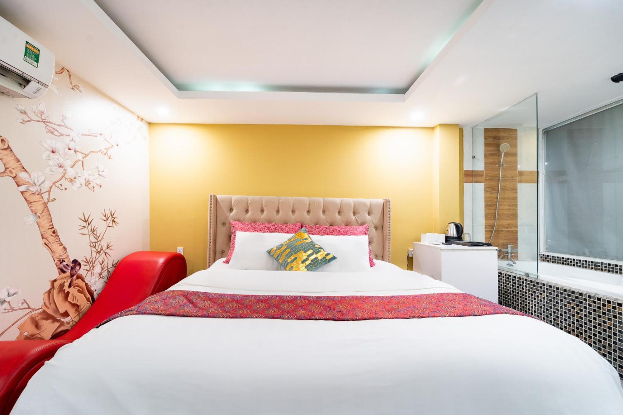 Collection O District Tan Binh Near Airport Formerly Joy 2* Ho Chi Minh City