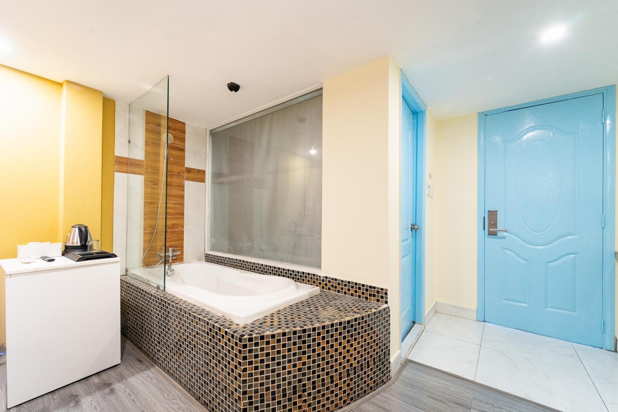Collection O District Tan Binh Near Airport Formerly Joy Hotel