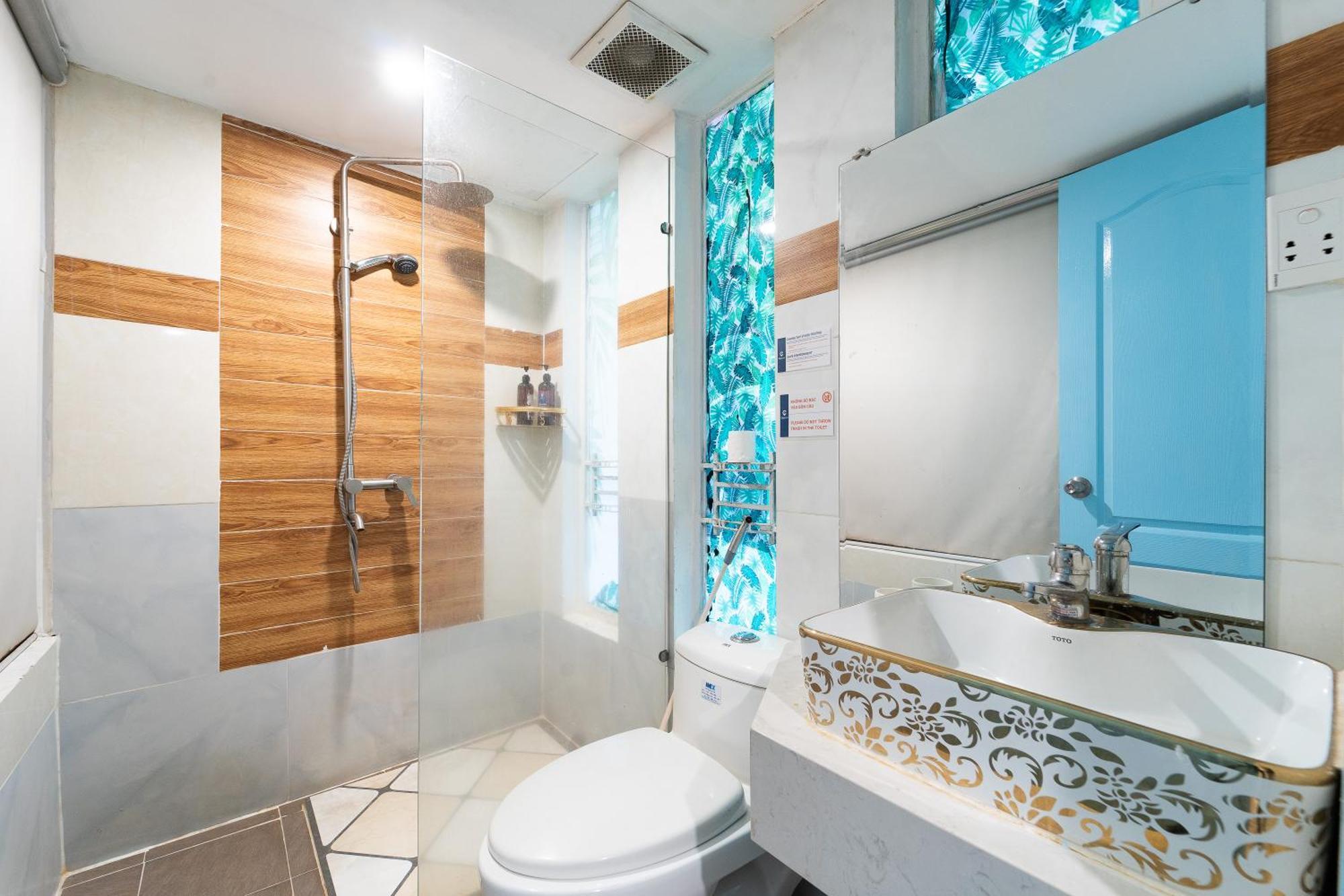 Collection O District Tan Binh Near Airport Formerly Joy 2*